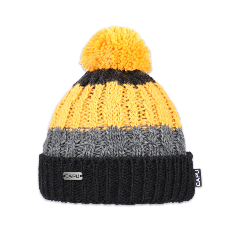 Dětská čepice s akrylovou bambulí